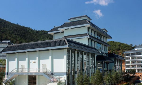 昆明卫生职业学院综合楼