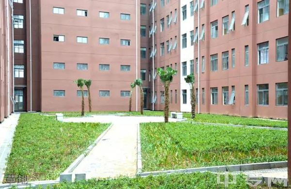 贵州航空工业技师学院草地 贵州航空工业技师学院草地