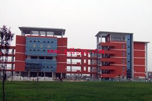 曲靖卫生学校实验楼图片 曲靖卫生学校实验楼图片